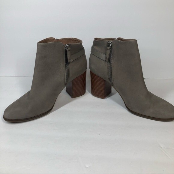 Louise et Cie Gravel Color Suede Leather Ankle Booties Stacked Heel Size 9 - Picture 5 of 13